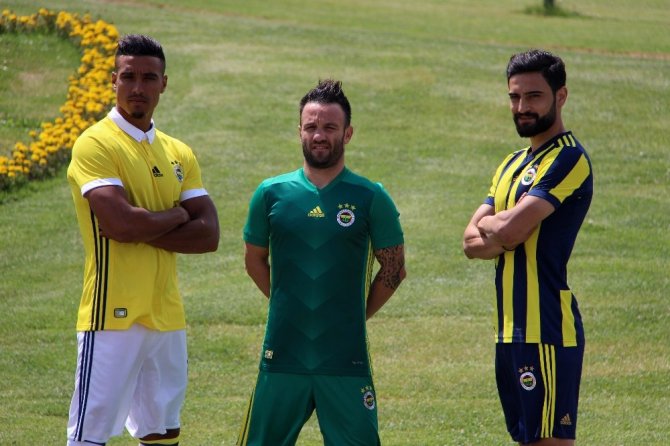 Fenerbahçe’nin forma tanıtımı yapıldı