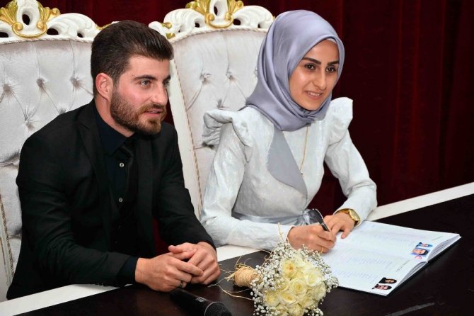 Bağcılar’da Evlendirme Dairesi’nde 07.07.2017 çılgınlığı