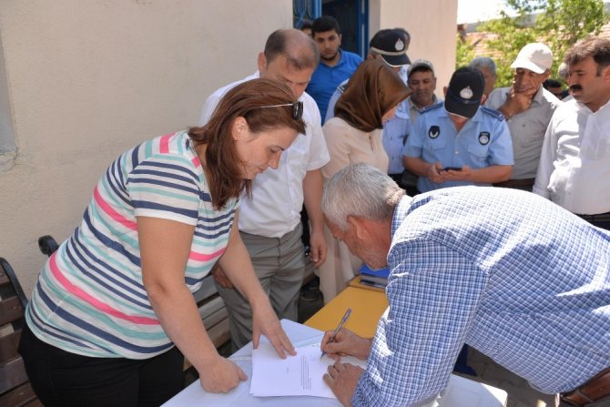 Bozüyük’te İçköy mevkiinin tapuları teslim edildi