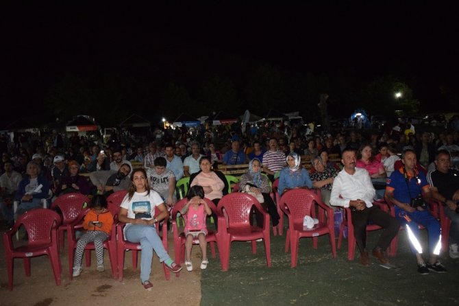 Fotokamp’a katkı sunalara plaket verildi