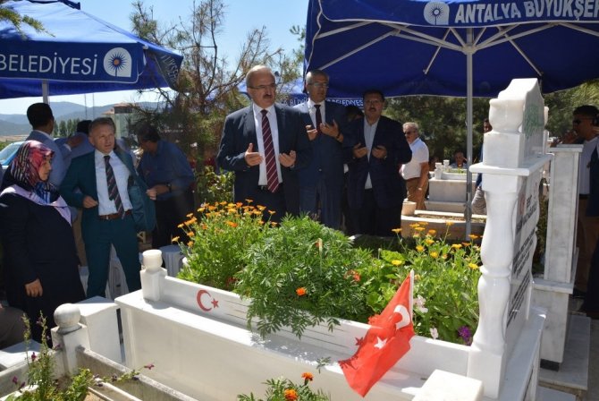 15 Temmuz Şehidi Yasin Naci Ağaroğlu mezarı başında anıldı