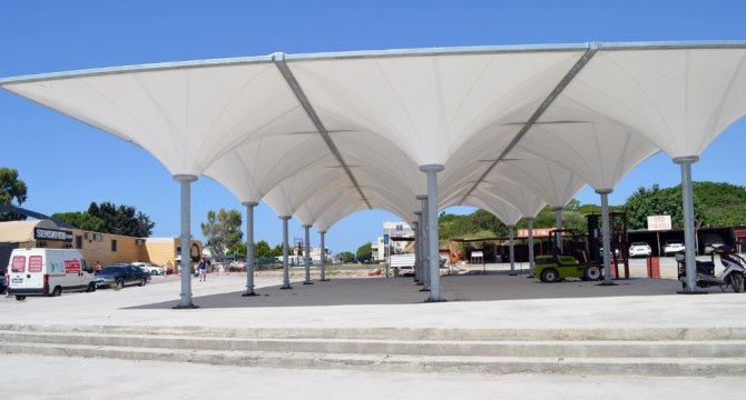 Didim’de Yalı Caddesine park ve el işi pazar yeri kazandırıldı