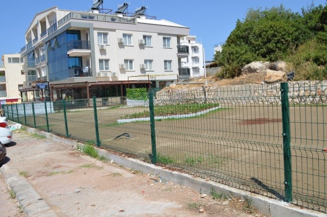 Didim’de Yalı Caddesine park ve el işi pazar yeri kazandırıldı