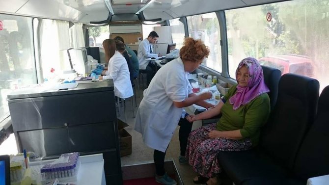 Giresun Belediyesi gezici sağlık otobüsü hizmet vermeye devam ediyor