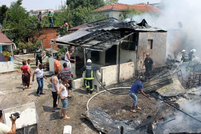 Yalova’da 5 ev yandı