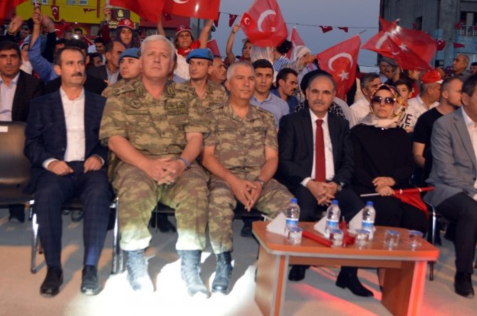 Şırnak’ta demokrasi nöbeti devam ediyor