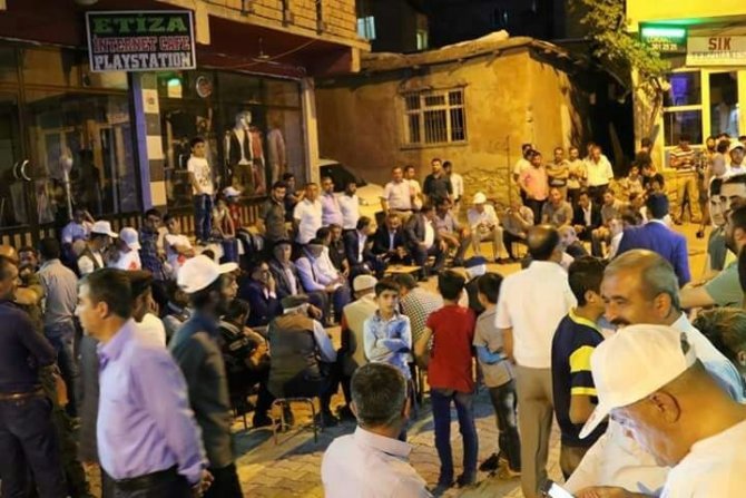 Pervari’de binlerce kişi milli irade için sokaklara döküldü