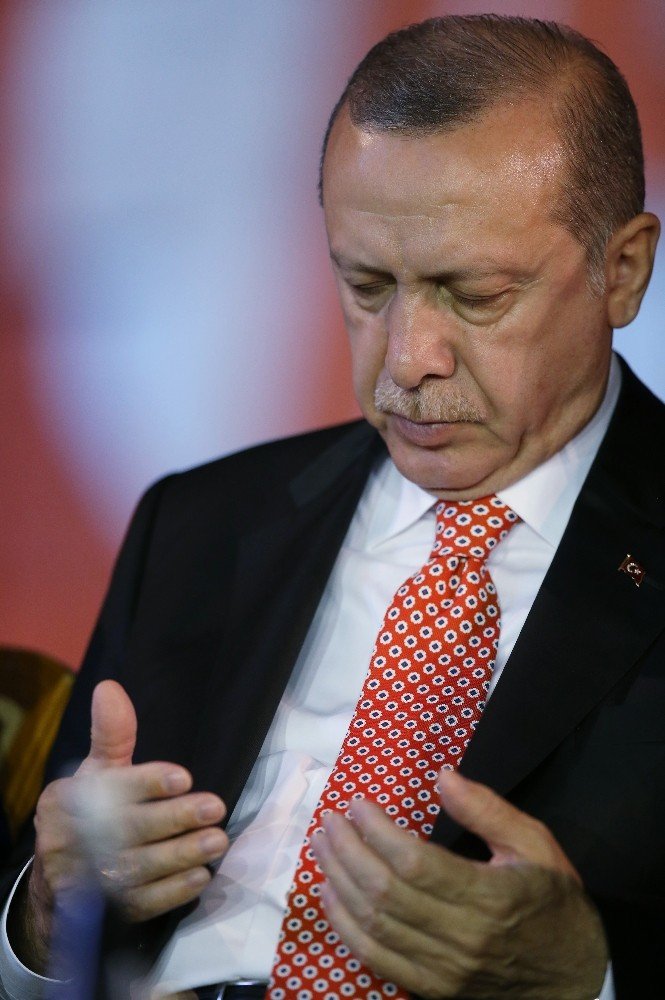Cumhurbaşkanı Erdoğan: "O kadar çok düşman pusuda bekliyor ki isimlerini tek tek saymaya kalksak çok ciddi uluslararası krizle karşılaşırız"