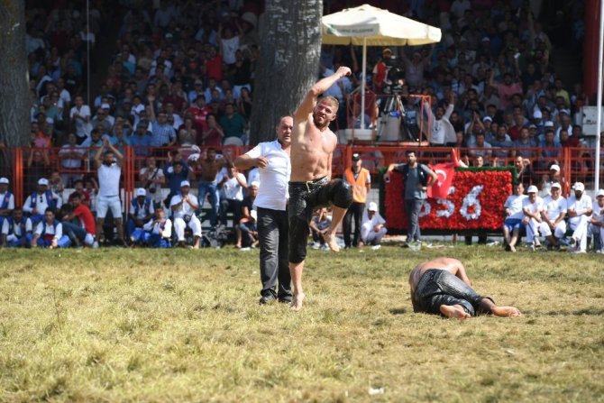 Kırkpınar’da altın kemer İsmail Balaban’ın