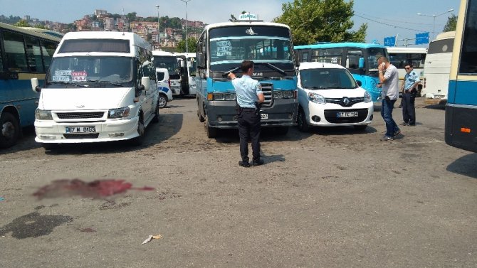 Zonguldak’ta dolmuşçular birbirine girdi; 3 yaralı