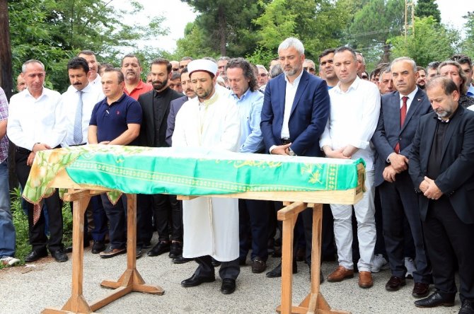 Medyum Memiş annesini kaybetti