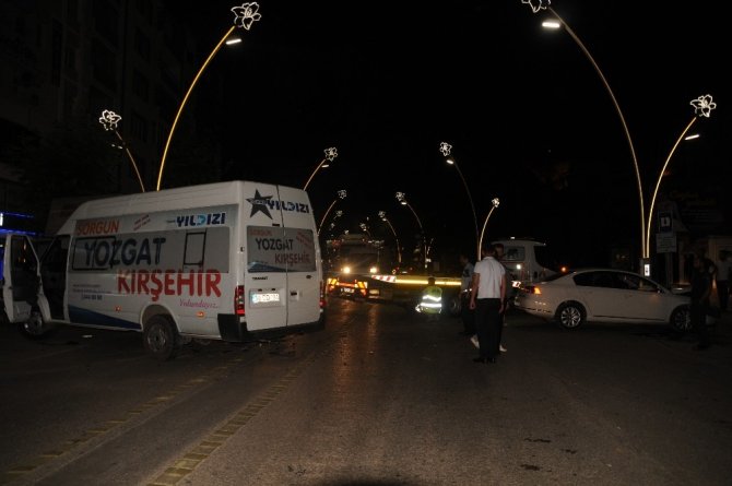 Tokat’ta otomobil minibüse çarptı: 3 yaralı