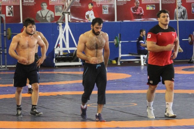 Milli güreşçi Rıza Kayaalp’in Dünya Şampiyonası’nda tek hedefi altın madalya