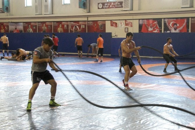 Milli güreşçi Rıza Kayaalp’in Dünya Şampiyonası’nda tek hedefi altın madalya