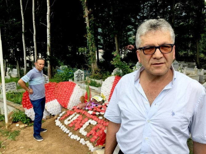 Galatasaraylı şehidin mezarına Fenerbahçeli taraftarlardan ziyaret
