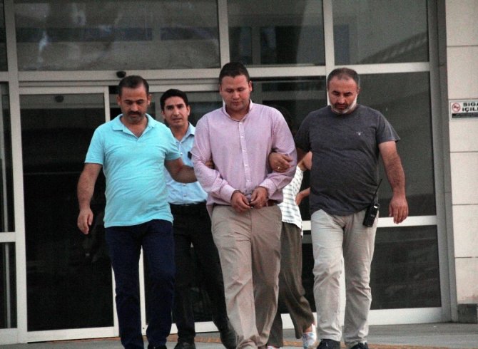 Antalya’da ‘Hero’ tişörtü giyen şahıs tutuklandı