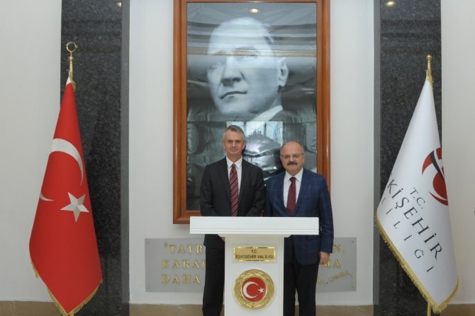 Kanada’nın Ankara Büyükelçisi Cooter, Vali Çakacak’ı makamında ziyaret etti