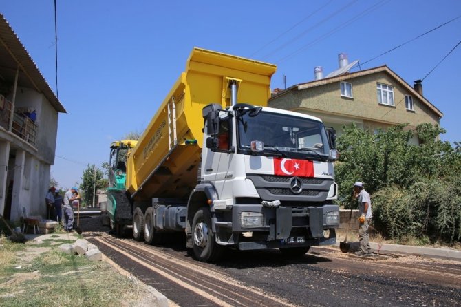 Karaman Belediyesi asfalt çalışmalarını sürdürüyor