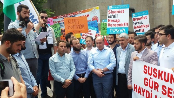 Kütahya’da cuma namazı çıkışı İsrail protesto edildi