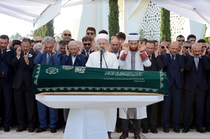 Devlet erkanı Bakan Aslan’ın kardeşinin cenazesinde bir araya geldi