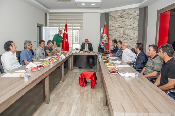 Vali Zorluoğlu’ndan Van Büyükşehir Belediyespor Tesislerine ziyaret