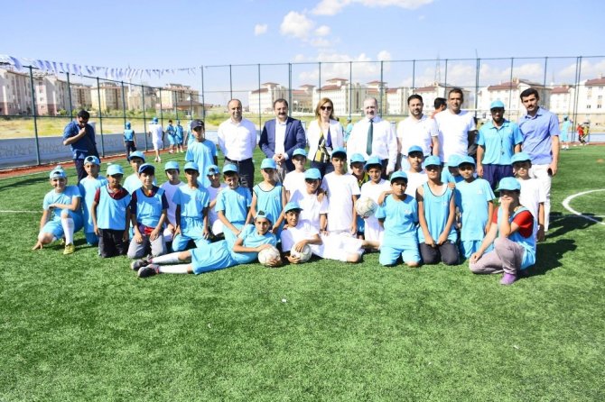 Tuşba Belediyesinin yaz spor kursları açıldı