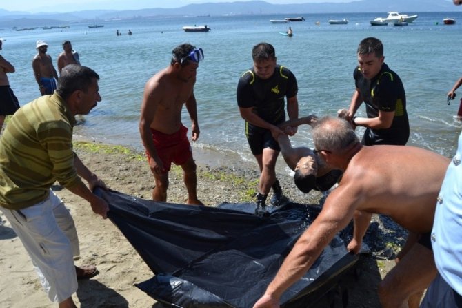 Denizde boğulan gencin bir gün sonra cesedi bulundu