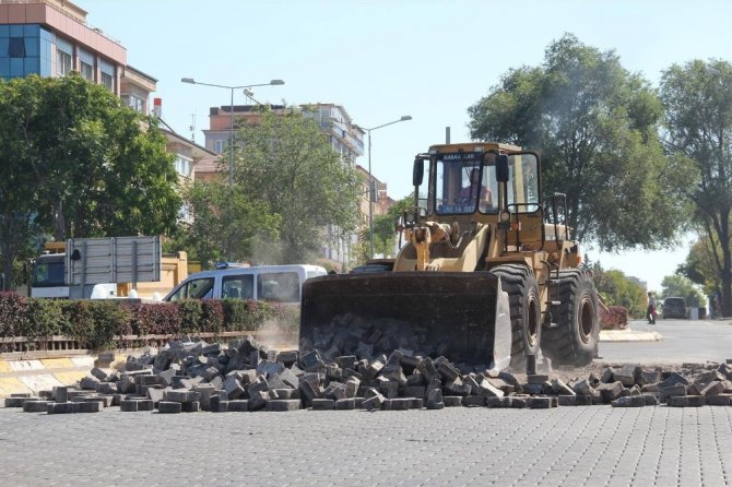 Milli İrade Caddesinde sıcak asfalt öncesi altyapı çalışmaları başladı
