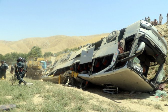 Afganistan’da trafik kazası: 14 ölü