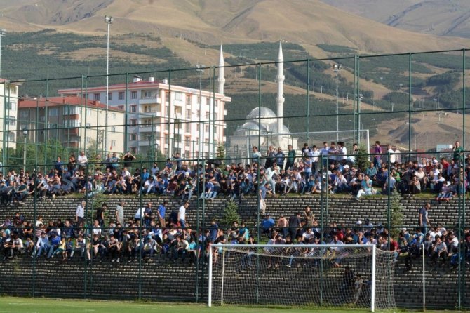 B.B. Erzurumspor, Karaca Birlikspor ile yaptığı özel karşılaşmayı 1-0 kazandı