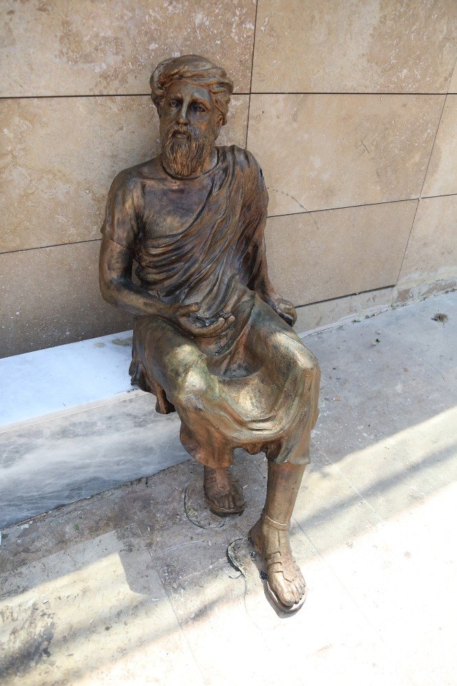 Tartışılan Anaksagoras heykeli bakıma alındı