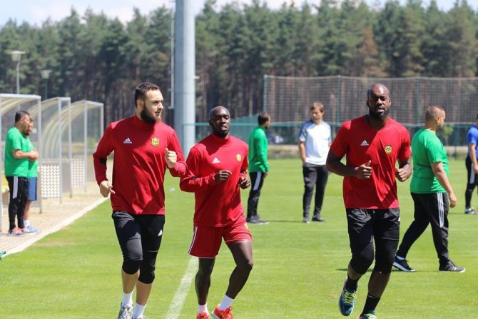 Evkur Yeni Malatyaspor’da Sağlam 6 futbolcuyu gözden çıkardı