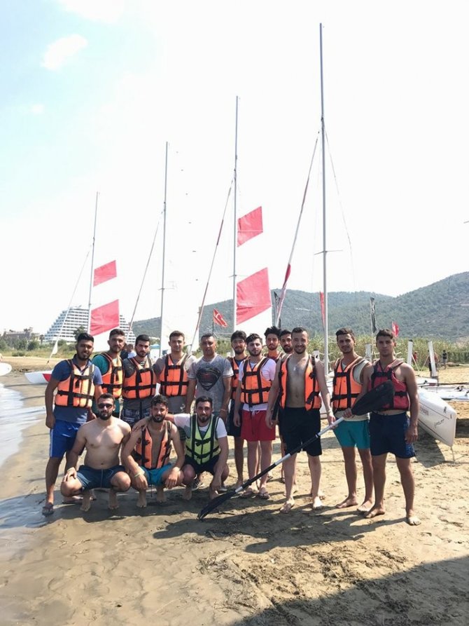 İnönü Üniversitesi öğrencileri Kuşadası’nda su sporları eğitimi aldı