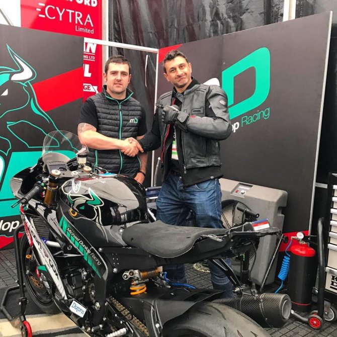 Altın Elbiseli Adam, motosikletiyle kaza yaparak hayatını kaybetti