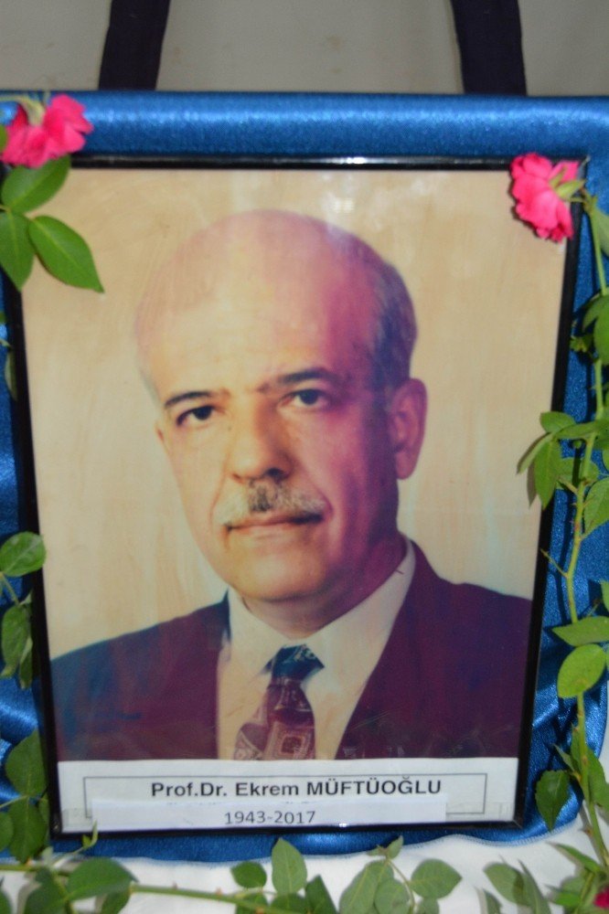 DÜ Tıp Fakültesi eski dekanı Prof. Dr. Ekrem Müftüoğlu vefat etti