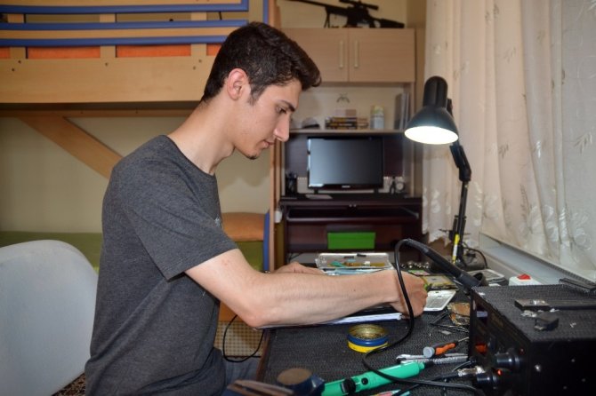 Malatyalı genç portatif şarj cihazı yaptı