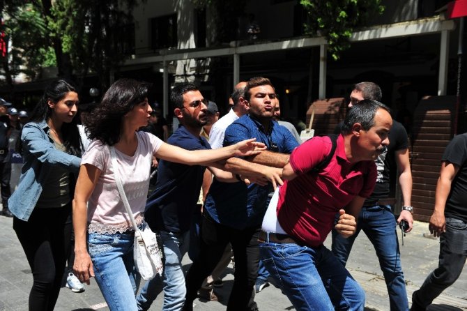 Başkent’te Gülmen ve Özakça eyleminde 1 kişi gözaltına alındı