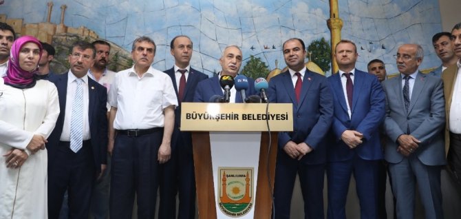 Bakan Fakıbaba, Büyükşehir Belediyesini ziyaret etti