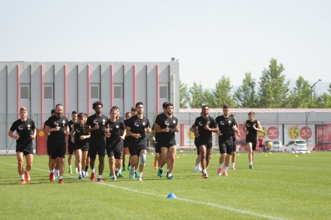 Eskişehirspor ile Galatasaray hazırlık maçında karşılaşacak