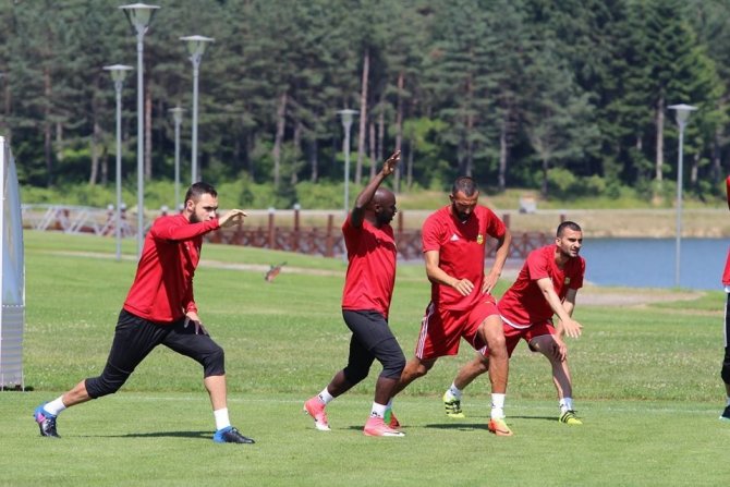 Ali Ravcı: "Cissokho, kulübü ile sorun çözüldükten sonra takıma katılacak"