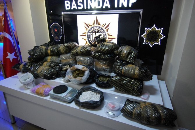Narkotik polisi, piyasa değeri 10 milyon lirayı bulan uyuşturucu ele geçirdi