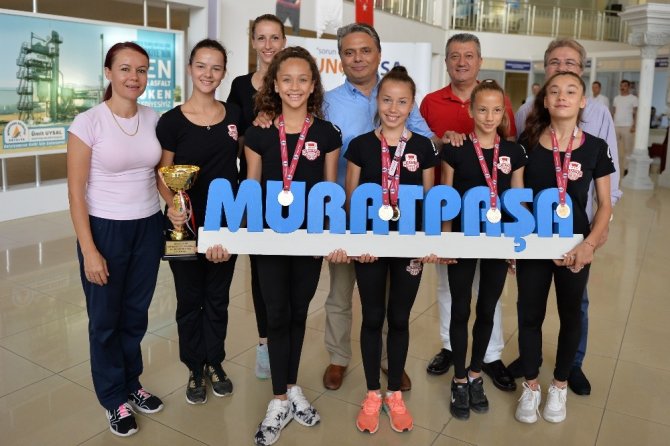 Muratpaşa’nın cimnastikçileri Edirne’de şampiyon oldu