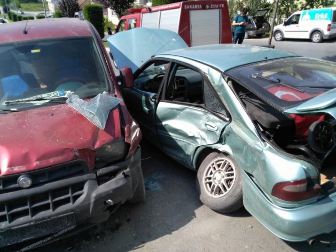 Sakarya’da zincirleme trafik kazası: 5 yaralı