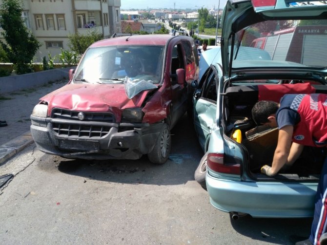 Sakarya’da zincirleme trafik kazası: 5 yaralı
