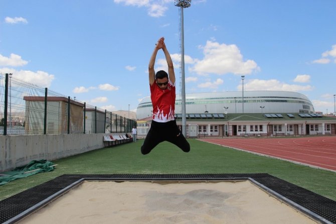 Sivaslı görme engelli milli sporcu, dünya üçüncüsü oldu
