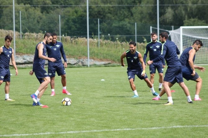 Akhisar Belediyespor, Karabükspor ve Galatasaray ile hazırlık maçı yapacak