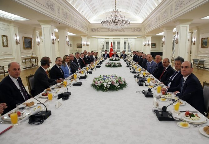 Başbakan Yıldırım, 19 Alman firmasının yetkilileri ile görüşüyor