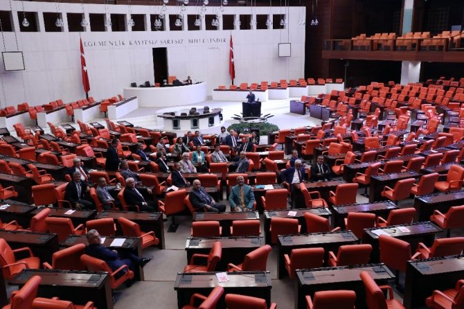 CHP milletvekilleri demokrasi nöbeti tutuyor