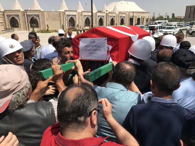 Gazi polis son yolculuğuna uğurlandı