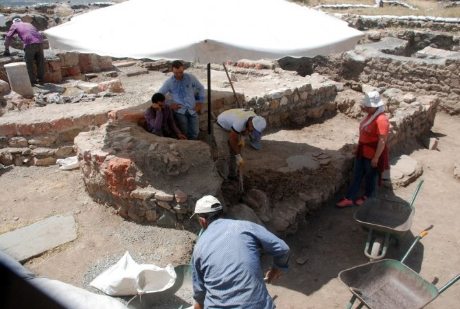 Antik kentte 40 derecede kazı çalışması